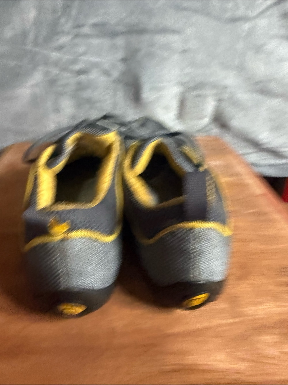Merrell Men’s Trail Glove Gray and Yellow Athletic Trainers - Picture 3 of 8